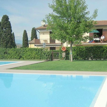 Enticing Holiday Home In Lazise With Swimming Pool Exterior photo
