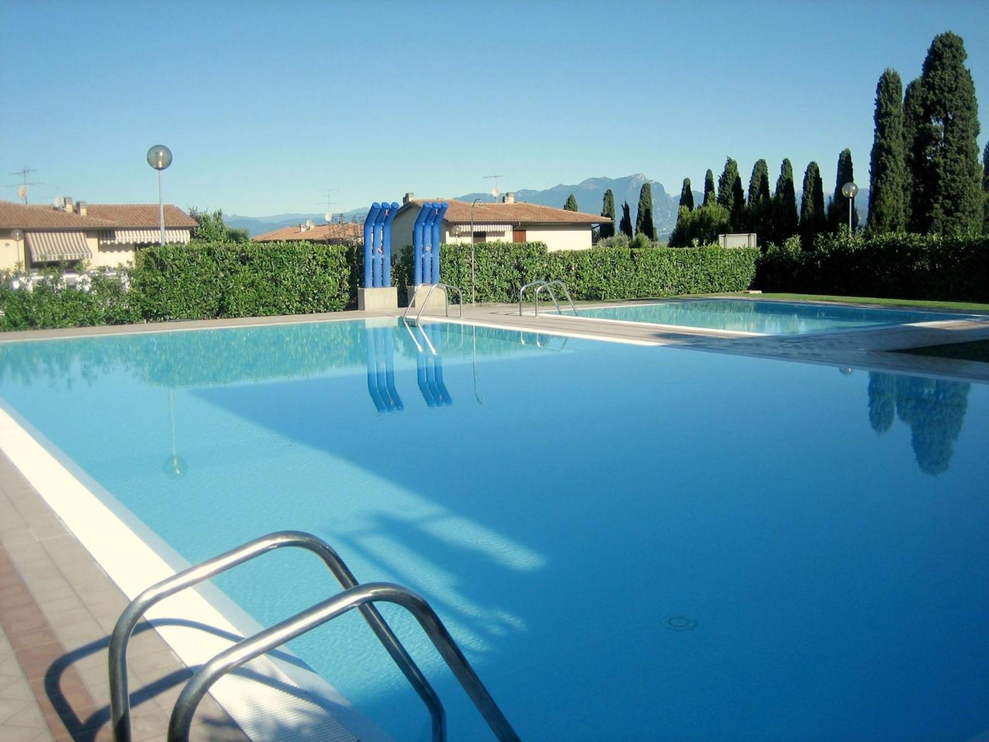 Enticing Holiday Home In Lazise With Swimming Pool Exterior photo